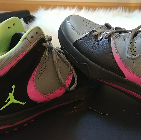 Jordan Shoes - Picture 1 of 3